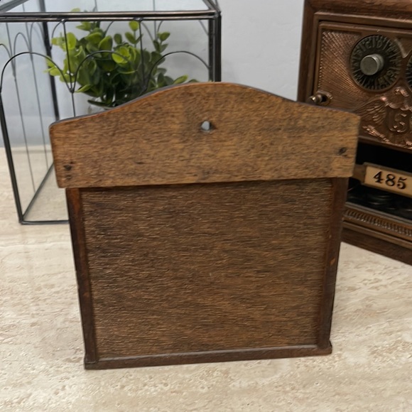 Vintage wooden Matchbook or Mailbox box with Eagle - Picture 5 of 7